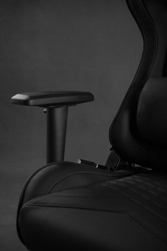 Hráčska stolička, kreslo SENSE7 Spellcaster čierne.