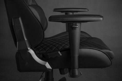 Hráčska stolička, kreslo SENSE7 Spellcaster čierne.