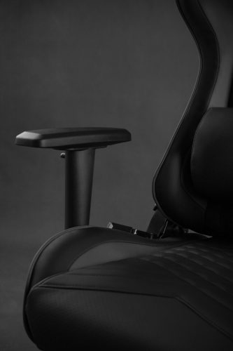 Hráčska stolička SENSE7, kreslo Spellcaster čierno-sivé.