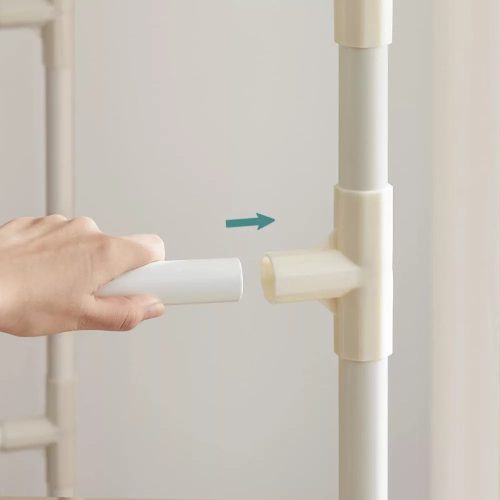 Songmics Stojan na šaty s dvoma vešiakmi a dvoma policami, biely